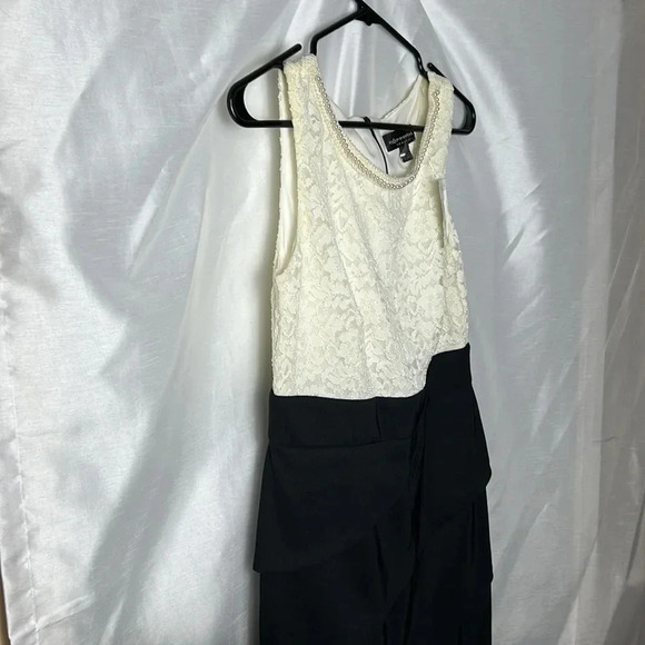 Dress NWT Black & White ,lace ,beads ,back zipper, Layered look ,event, classic - Picture 4 of 16